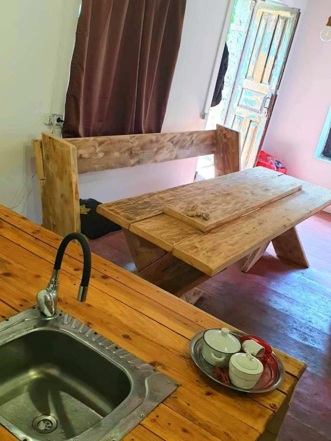 Panorama Guesthouse Mata C. Adishi Exteriör bild